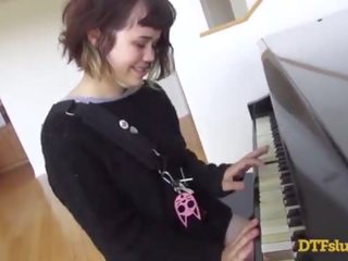 Yhivi κλιπ μακριά από πιάνο δεξιότητες followed με σκληρό σεξ βίντεο και σπέρμα πέρα αυτήν πρόσωπο! - featuring: yhivi / james deen